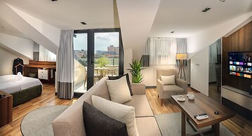 La Mia Suites