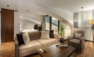 La Mia Suites