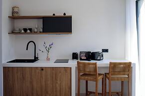 RyoLithos Suites