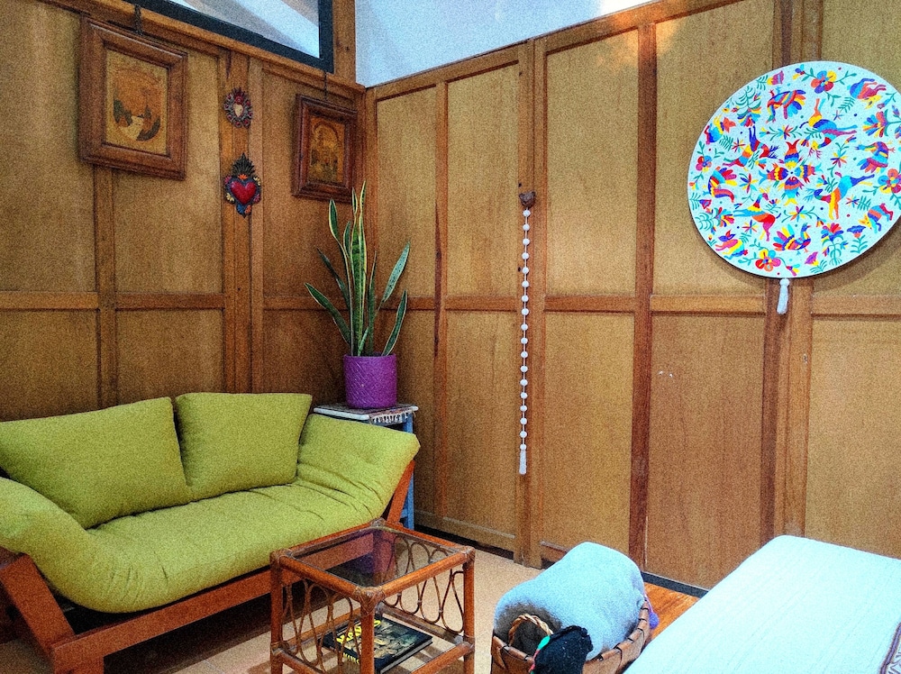 FolklorSuites