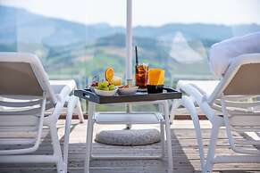 Aura Relais