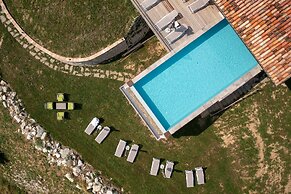 Aura Relais