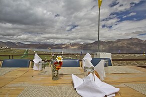 Pangong Retreat Camp