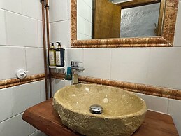 Cuevas El Atochal Orígenes
