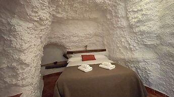 Cuevas El Atochal Orígenes