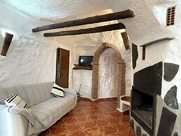 Cuevas El Atochal Orígenes