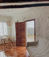 Cuevas El Atochal Orígenes