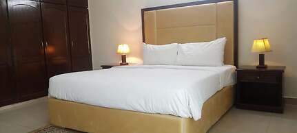 Impeccable 3-bed Apartment in Lahore
