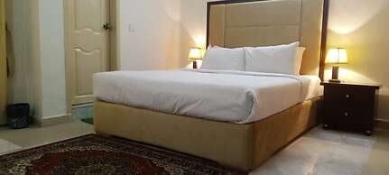 Impeccable 3-bed Apartment in Lahore