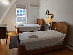 Trailside Inn