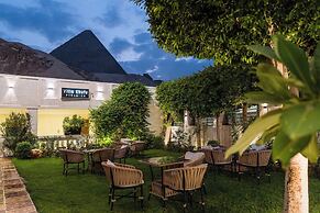 Villa Khufu Pyramids Hotel