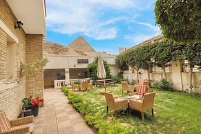 Villa Khufu Pyramids Hotel