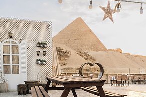 Villa Khufu Pyramids Hotel