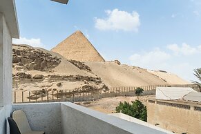 Villa Khufu Pyramids Hotel