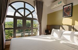 West Lake Hotel