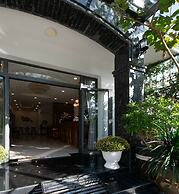 West Lake Hotel