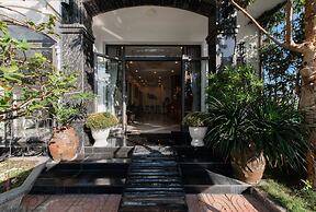 West Lake Hotel