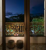 West Lake Hotel