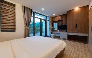 West Lake Hotel