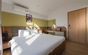 West Lake Hotel