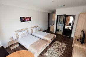 Aparthotel Punct pe i