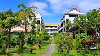 New Riverside Hotel