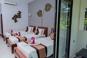 New Riverside Hotel