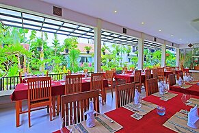 New Riverside Hotel