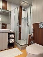 New York Houseboat