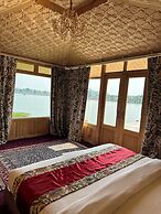 New York Houseboat