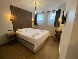 Tinos Otel & Bağ Evi (+12 Yaş)