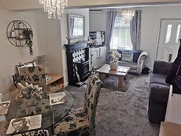 2-bed House in Macclesfield Cheshire