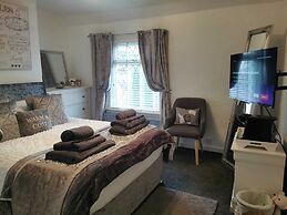 2-bed House in Macclesfield Cheshire