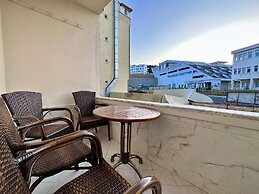 Mira Suite Apart
