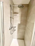 Luxury 3 bedrooms- Terrace and Parking