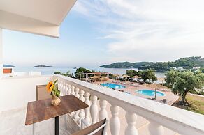 Cape Blue Suites