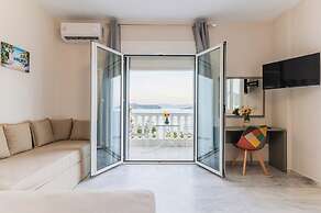 Cape Blue Suites