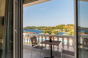 Cape Blue Suites