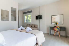 Cape Blue Suites