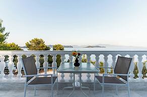 Cape Blue Suites