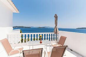 Cape Blue Suites