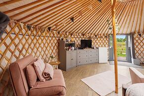 Glamp and Tipple