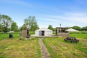 Glamp and Tipple