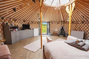 Glamp and Tipple