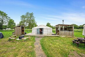 Glamp and Tipple