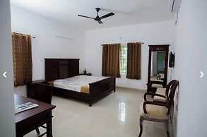 LUSH GARDEN RESORT