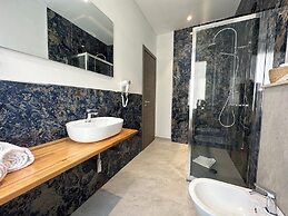 Dolmen Guest House