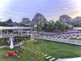 Rock Resort