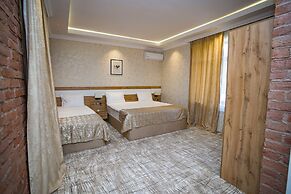 Lakeside Hotel & Spa