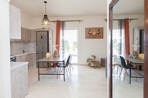 Spacious 2 level Brand New apt GTD3194